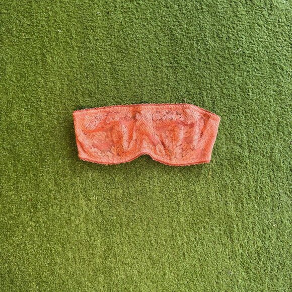 Peach Lace Bralette – Women’s Secret (36D) - Picture 1 of 3